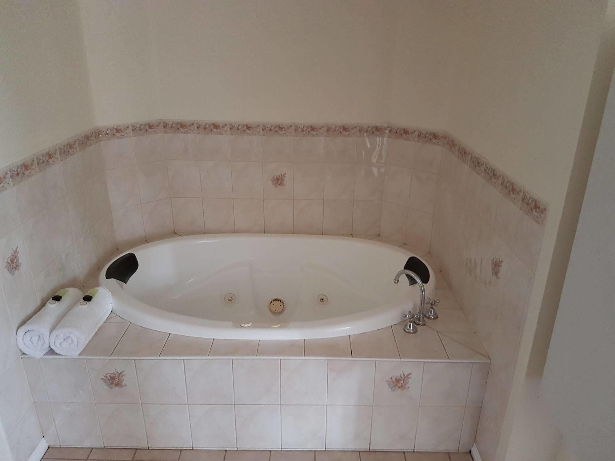 ميلدورا Mid City Plantation Motel المظهر الخارجي الصورة